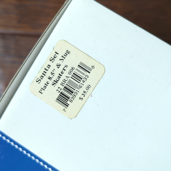 SPODE I Vintage Blue Room Collection Skaters 2nd Annual Santa Plate and Mug Set - Picture 14 of 15